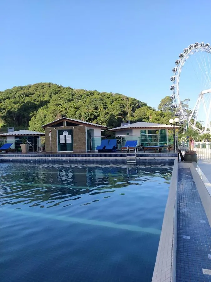 Apart um dormitório com piscina frente mar Balneário Camboriú Apartamento